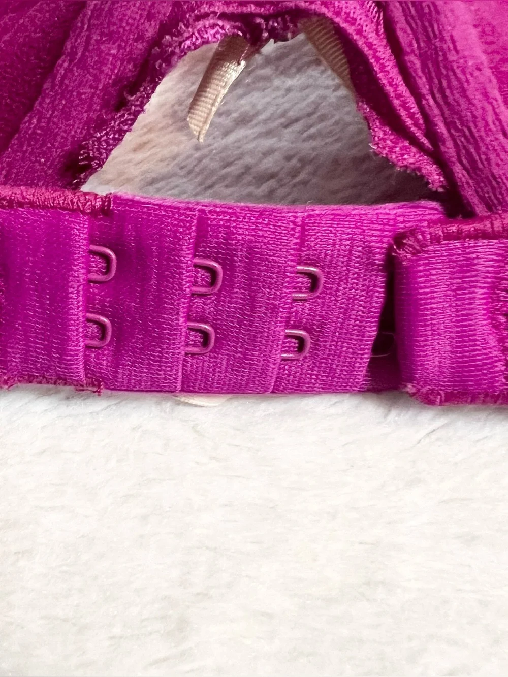 Body by Victoria Fuchsia Lace Push-Up Bra Size 34C